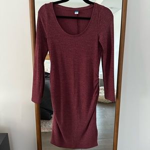 Old Navy Maternity Long-Sleeve Rib-Knit Bodycon Dress